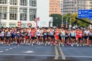 安博体育app下载-魔都眼｜世界跑者大聚会！上海半马吸引60多个国家和地区的选手